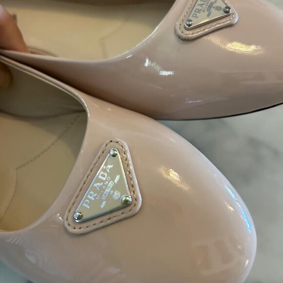 PRADA - Picture 6 of 6